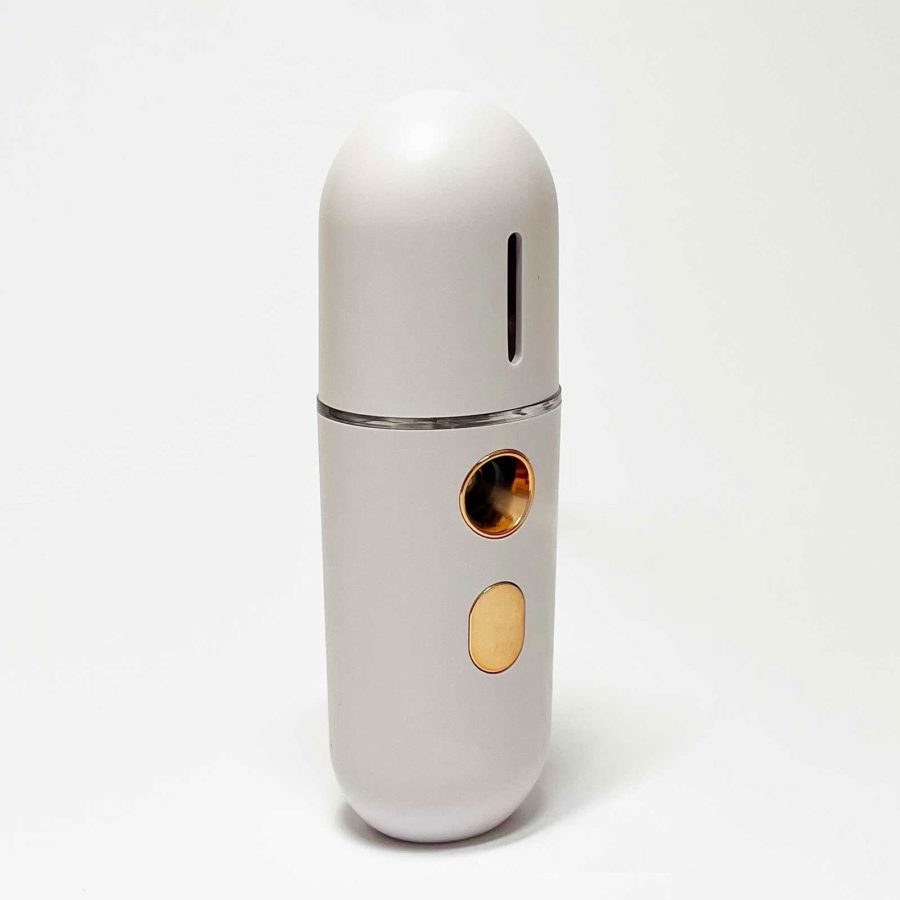 Vernevelaar voor wimperextensions (Nano Mister Vernevelaar) van Luxury Lashes (Schuin Vooraanzicht - Spuitend)